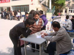 服務(wù)社區(qū)居民，奉獻上海世博——零陵中學積極開展教育咨詢和招生面試工作